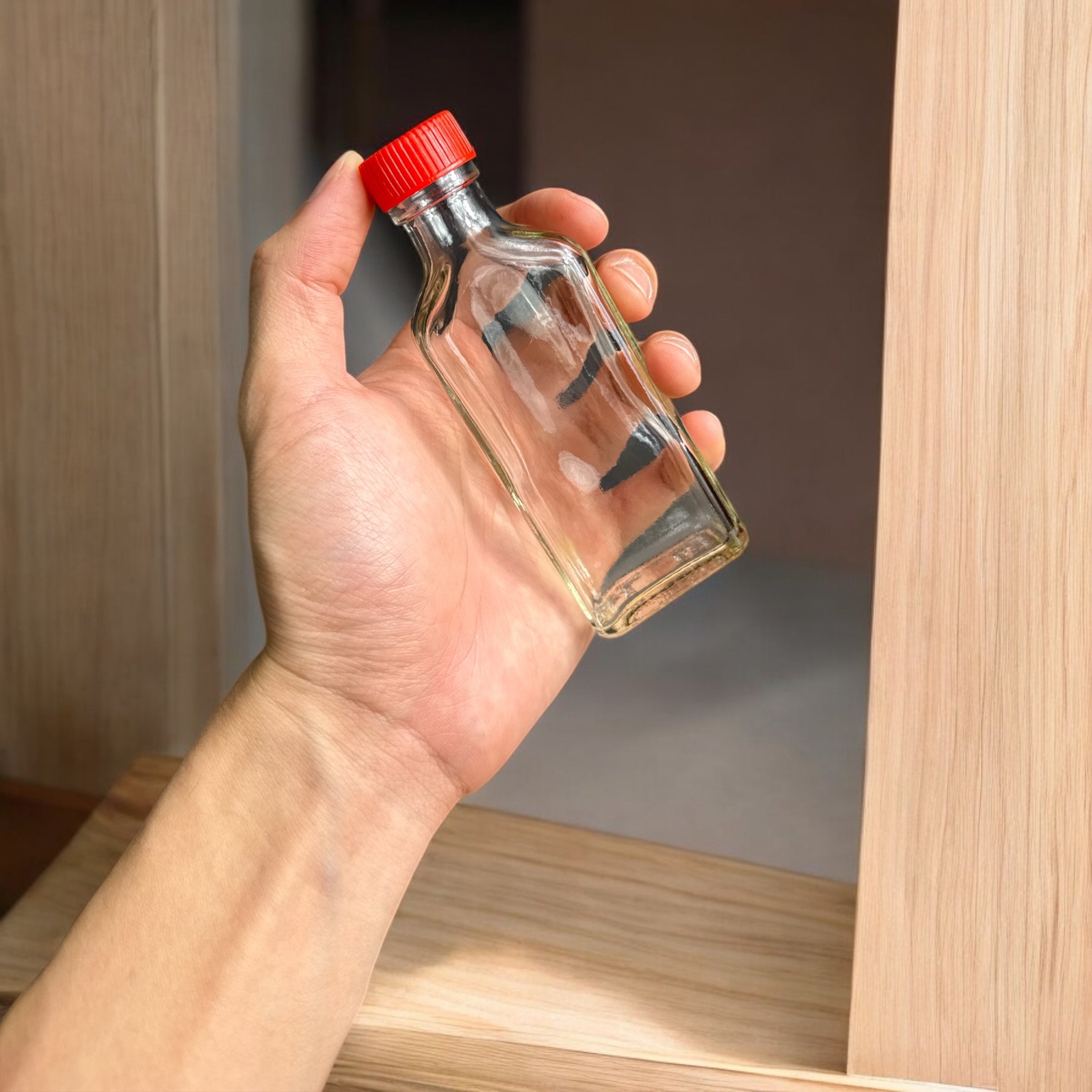 60ml Glass Bottle (PG-9) – Clear Square Bottle with Screw Cap